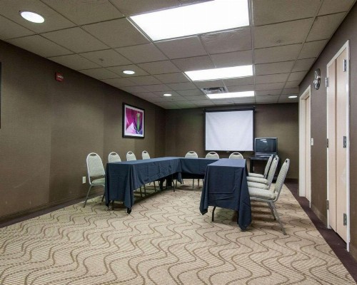 Comfort Suites Central / I-44 - image 33