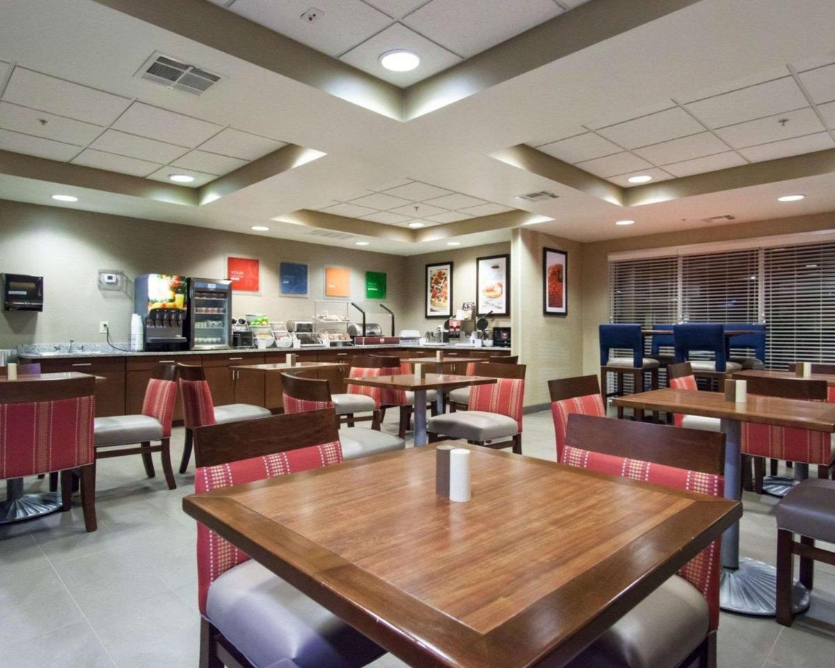 Comfort Suites Central / I-44 - image 7