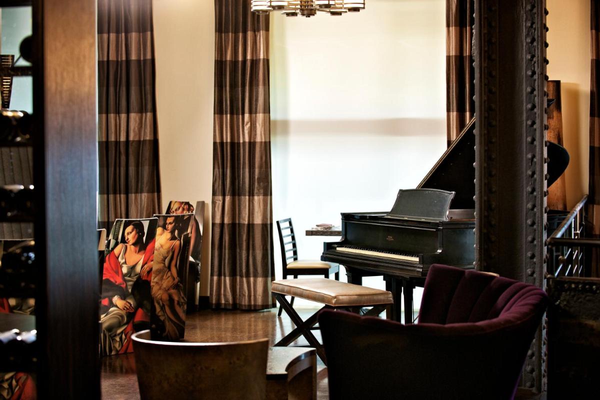 The Mayo Hotel - image 7