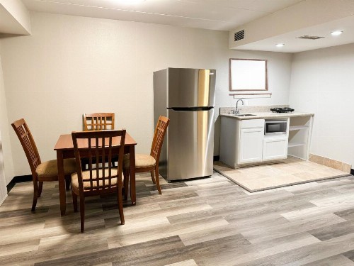 Clarion Inn And Suites - image 17