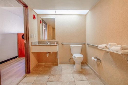 Clarion Inn And Suites - image 24