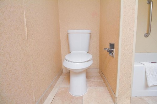 Clarion Inn And Suites - image 25