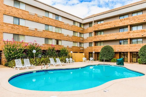 Clarion Inn And Suites - image 31