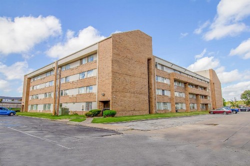 Clarion Inn And Suites - image 38