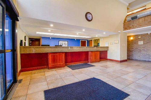 Clarion Inn And Suites - image 48
