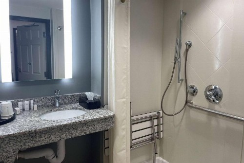 Wingate by Wyndham Tulsa - image 9