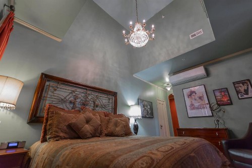 The Campbell Hotel - image 13