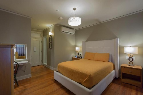 The Campbell Hotel - image 15
