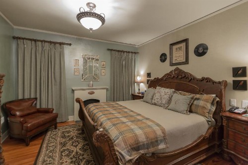 The Campbell Hotel - image 16
