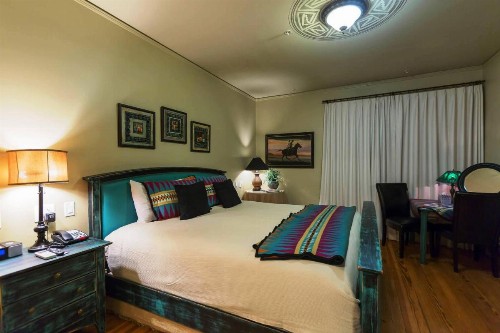 The Campbell Hotel - image 38