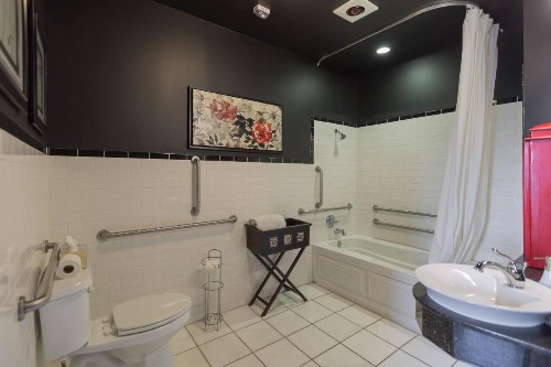 The Campbell Hotel - image 4