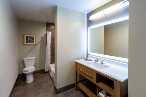Best Western Plus Downtown Tulsa/Route 66 Hotel - image 11