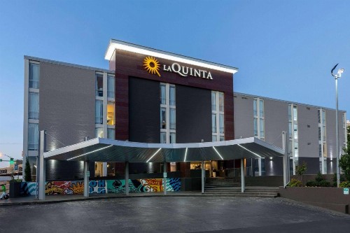 Best Western Plus Downtown Tulsa/Route 66 Hotel - image 13
