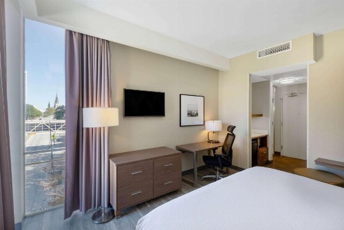 Best Western Plus Downtown Tulsa/Route 66 Hotel - image 9