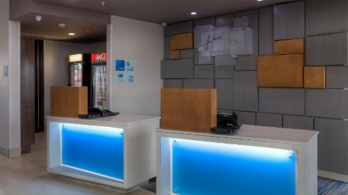 Holiday Inn Express & Suites Tulsa Midtown an IHG Hotel - image 17