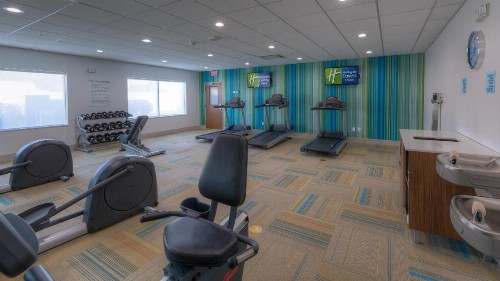 Holiday Inn Express & Suites Tulsa Midtown an IHG Hotel - image 34