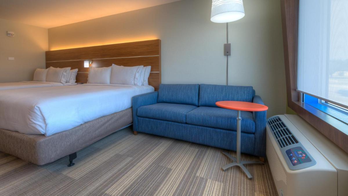 Holiday Inn Express & Suites Tulsa Midtown an IHG Hotel - image 4