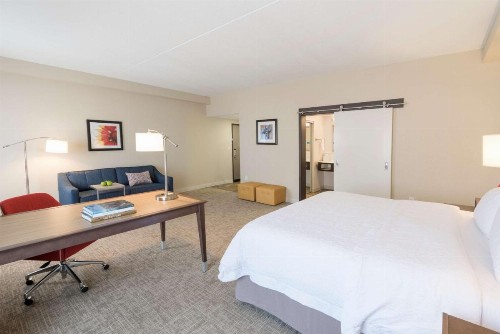 Hampton Inn & Suites Tulsa Downtown Ok - image 11