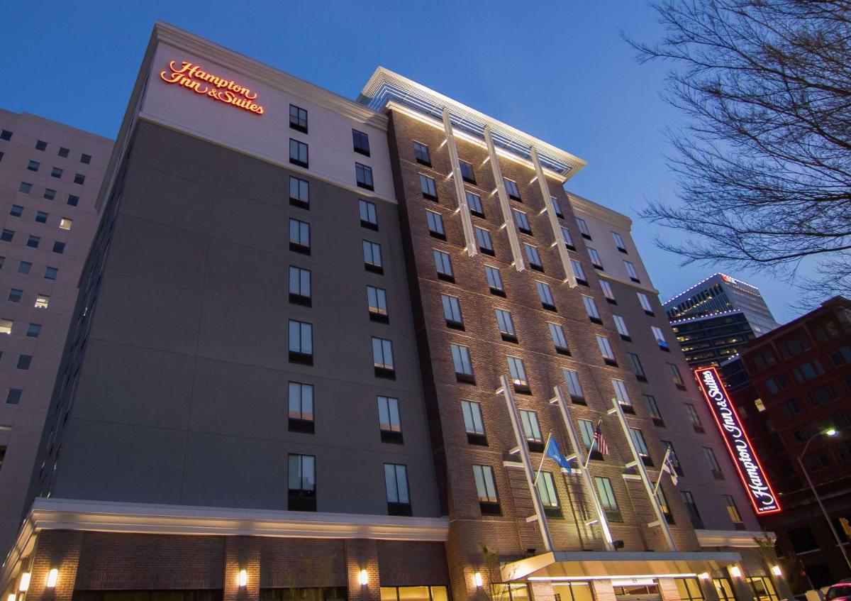 Hampton Inn & Suites Tulsa Downtown Ok - image 2