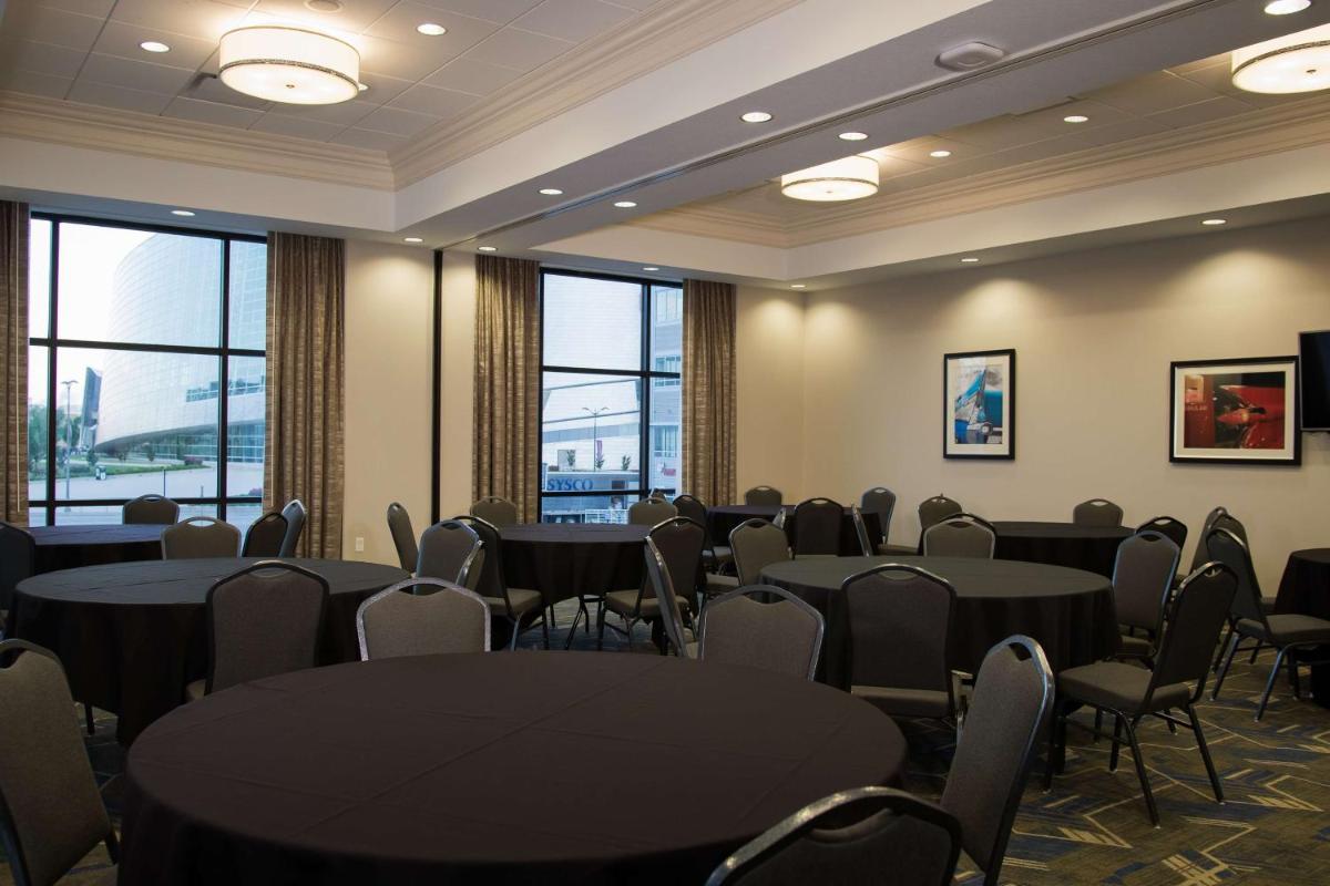 Hampton Inn & Suites Tulsa Downtown Ok - image 3