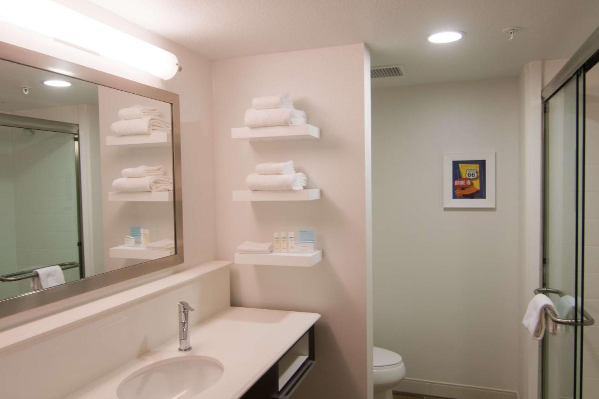 Hampton Inn & Suites Tulsa Downtown Ok - image 6