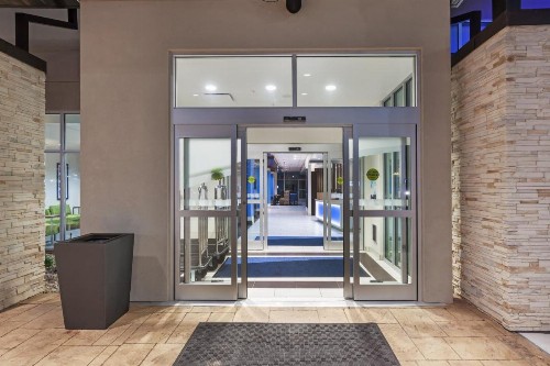 Holiday Inn Express & Suites Tulsa South - Woodland Hills an IHG Hotel - image 29