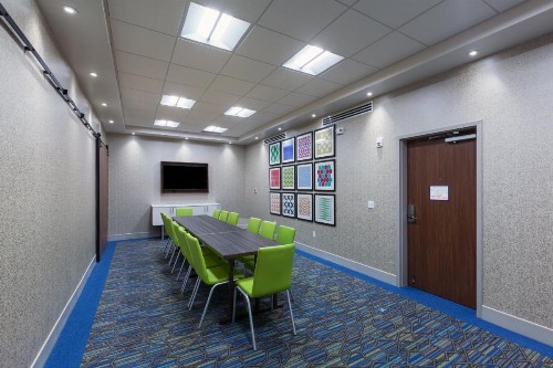 Holiday Inn Express & Suites Tulsa South - Woodland Hills an IHG Hotel - image 9