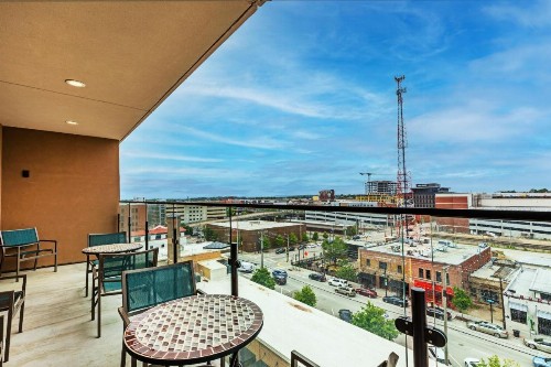 Hotel Indigo Tulsa DWTN/Entertainment Area - image 24
