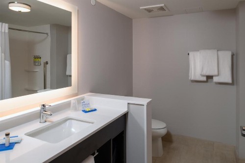 Holiday Inn Express & Suites - Tulsa Downtown - Arts District an IHG Hotel - image 14