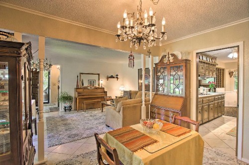 Private Home with Hot Tub and Patio Near Downtown Tulsa - image 11