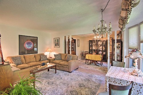 Private Home with Hot Tub and Patio Near Downtown Tulsa - image 12