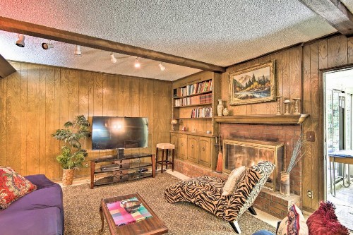 Private Home with Hot Tub and Patio Near Downtown Tulsa - image 7