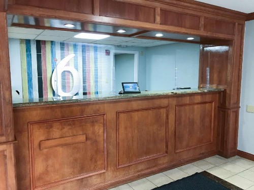 Clarion Inn Tupelo North - image 14