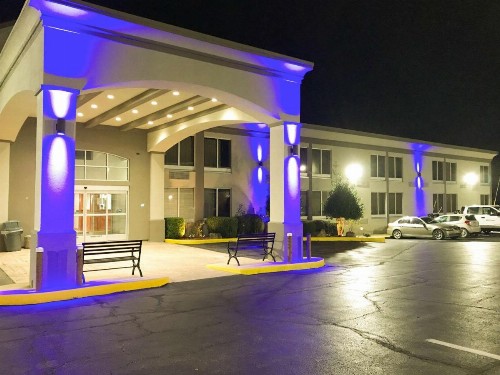 Clarion Inn Tupelo North - image 2