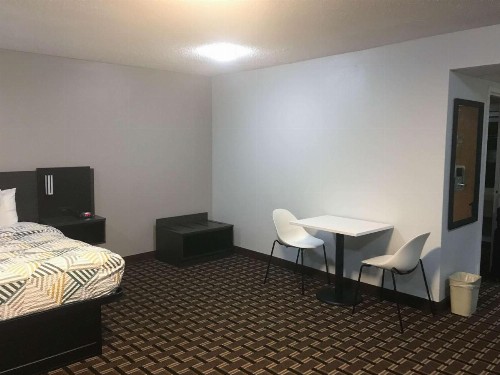 Clarion Inn Tupelo North - image 8