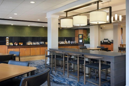 Fairfield Inn and Suites Turlock - image 13