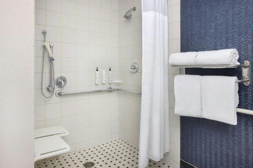 Fairfield Inn and Suites Turlock - image 22
