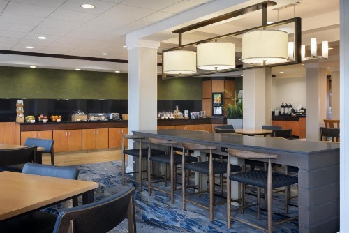 Fairfield Inn and Suites Turlock - image 8
