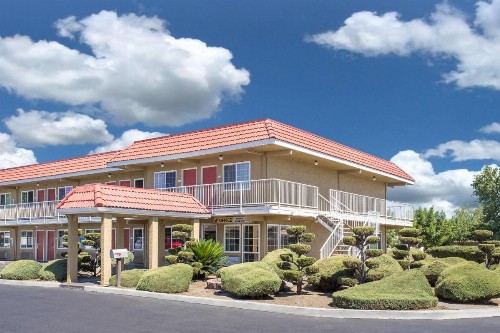 Days Inn by Wyndham Turlock - image 12