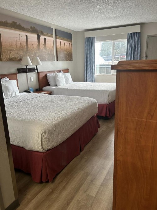 Days Inn by Wyndham Turlock - image 17