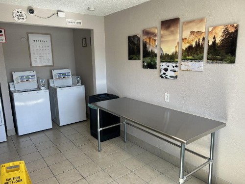 Days Inn by Wyndham Turlock - image 22