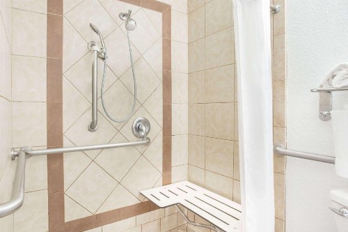 Days Inn by Wyndham Turlock - image 3