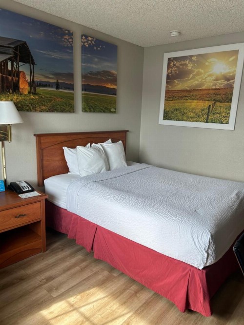 Days Inn by Wyndham Turlock - image 32