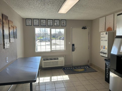 Days Inn by Wyndham Turlock - image 37