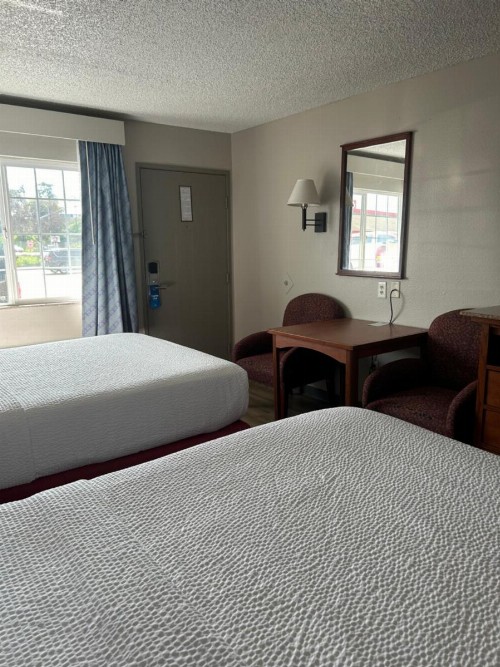 Days Inn by Wyndham Turlock - image 38
