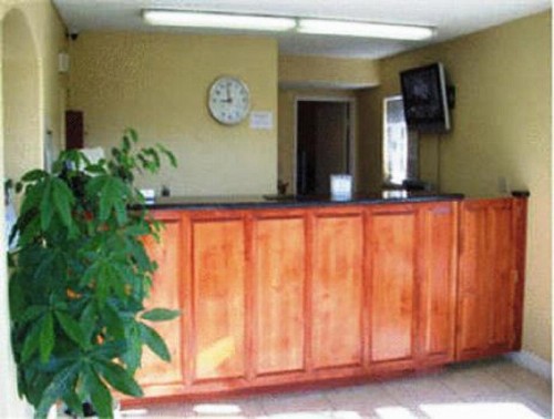 Days Inn by Wyndham Turlock - image 9