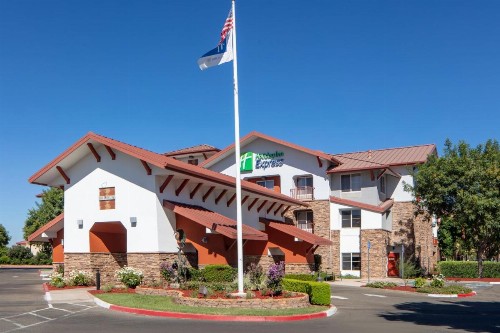 Holiday Inn Express Turlock an IHG Hotel - image 18
