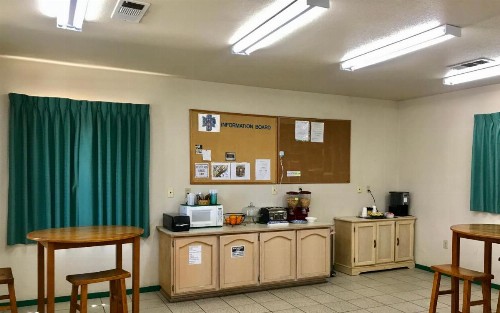 Sunrise Inn - image 4