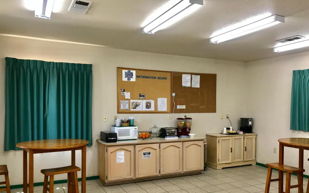 Sunrise Inn - image 4