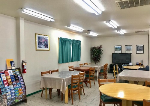 Sunrise Inn - image 6